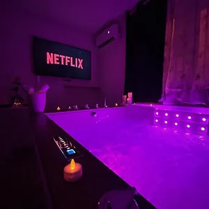  Appartement Expérience Unique - Love à - Avec Un Jacuzzi Privé France